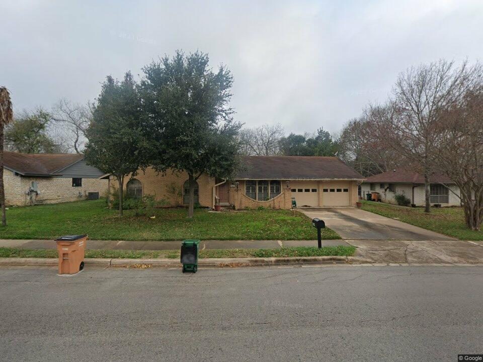 Blarwood Drive before renovation